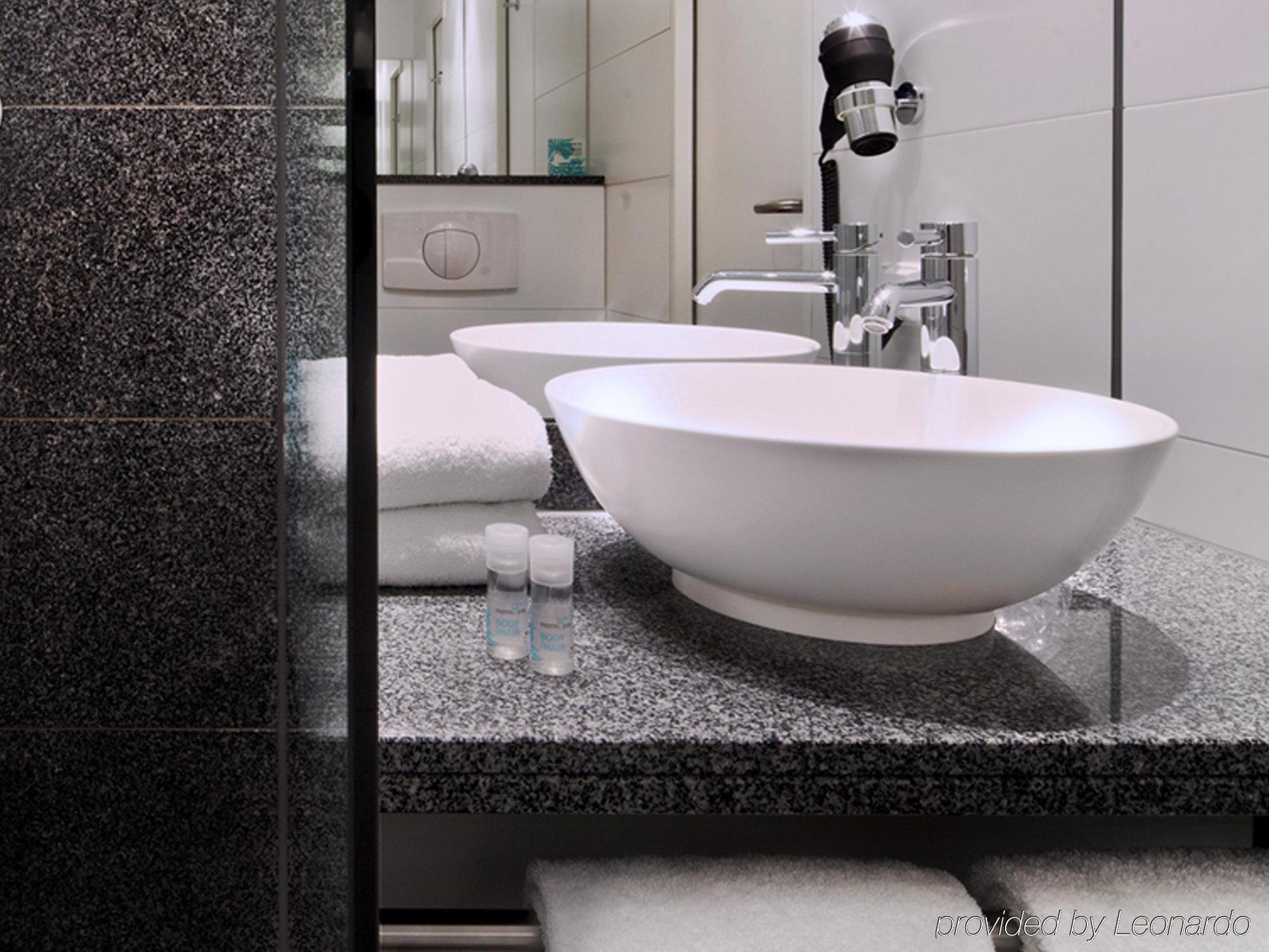 One Frankfurt Messe Hotel 3*
